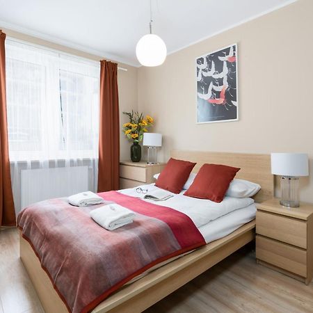 Czarnieckiego Apartment With Balcony Poznan By Noclegi Renters Buitenkant foto