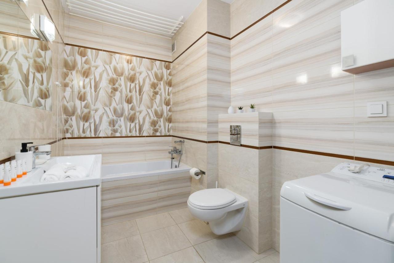 Czarnieckiego Apartment With Balcony Poznan By Noclegi Renters Buitenkant foto